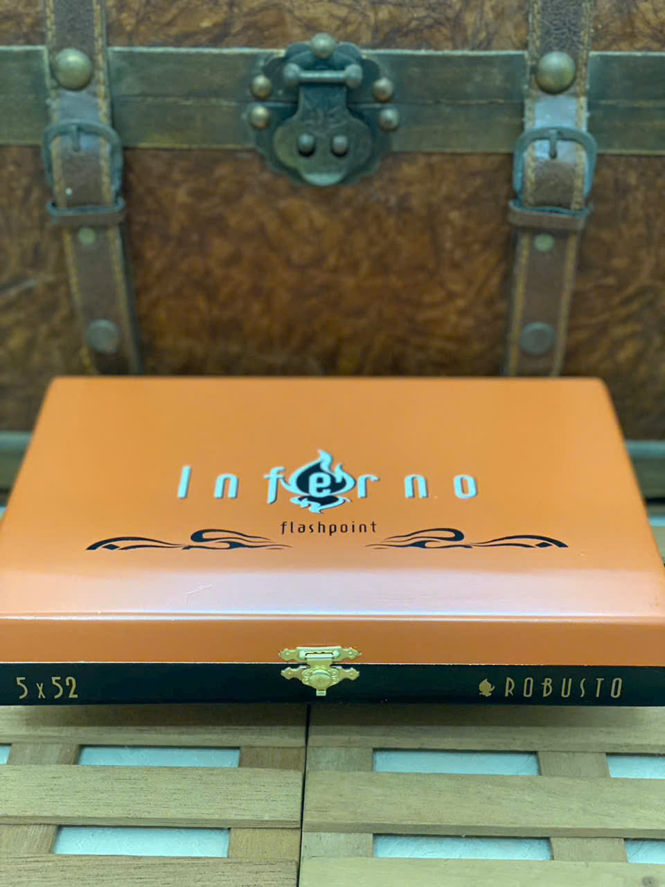 Xì Gà Inferno Flashpoint Robusto Hộp 10 Điếu 5 Xì Gà Inferno Flashpoint Robusto Hộp 10 Điếu